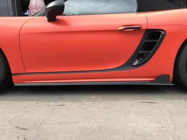 porsche-cayman-boxter-718-facelift-carbon-fibre-side-skirts-XXIITUNING-2_e7e8828f-d612-4da1-a582-09706802587b.webp
