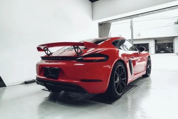 porsche-cayman-boxter-carrera-718-981-911-997-gt4-style-carbon-fibre-rear-spoiler-XXIITUNING-5_b755e334-9b67-45a6-82d8-7f53859368a6.webp