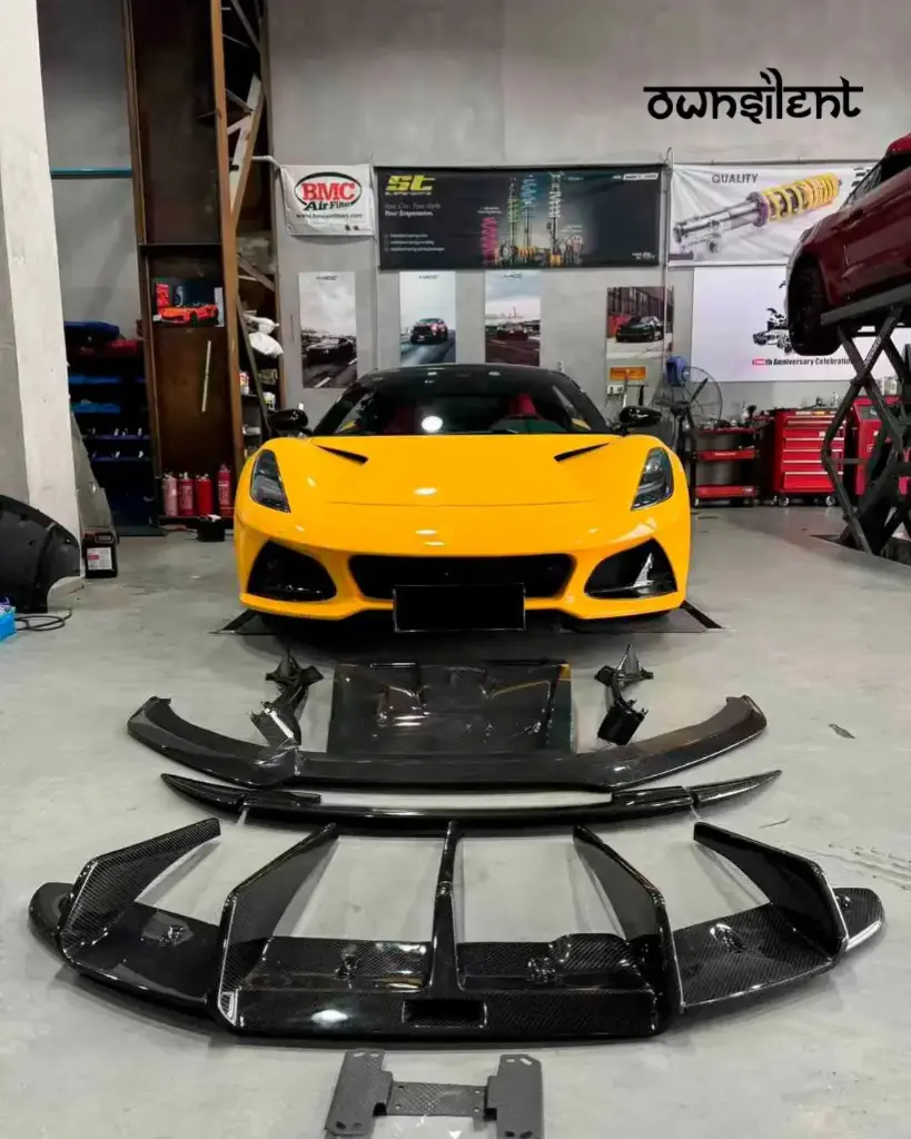 DRY CARBON BODY KIT for LOTUS EMIRA